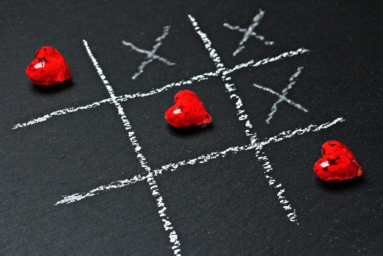 tic tac toe, heart, game-1777859.jpg